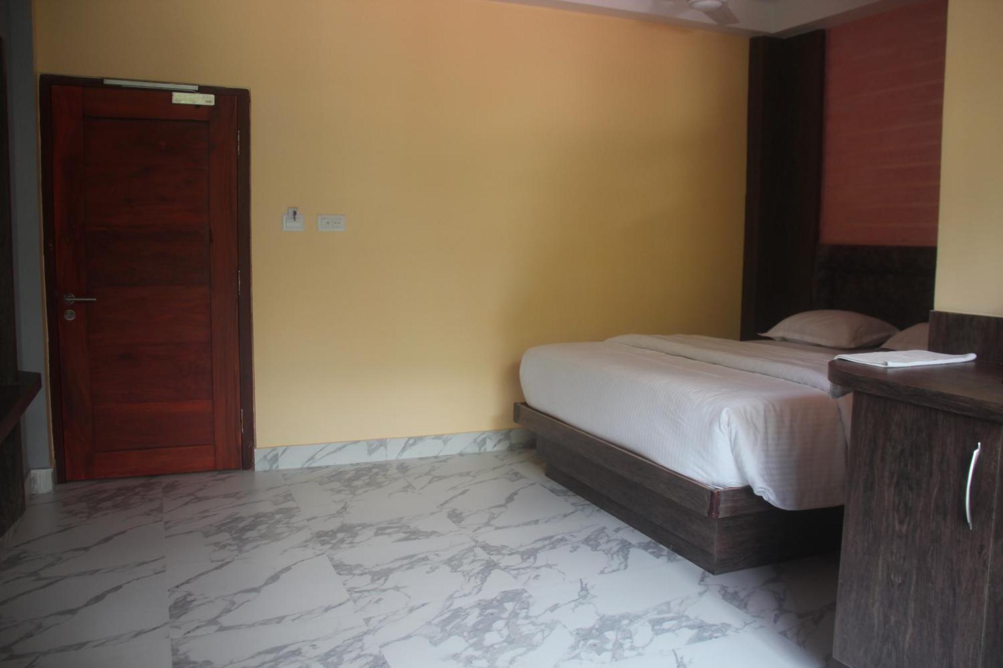 Hotel Serene Palace Port Blair Exteriör bild