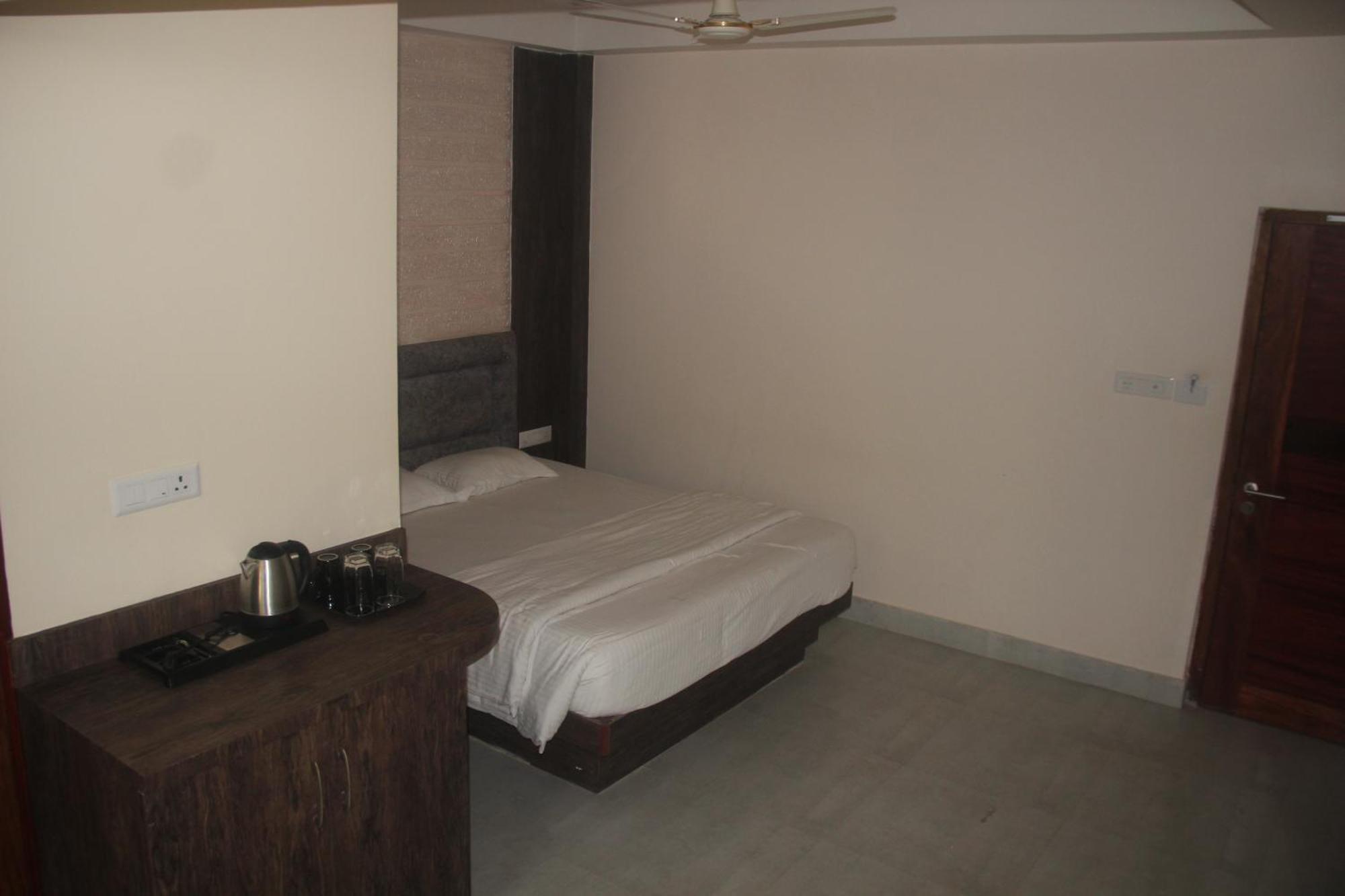Hotel Serene Palace Port Blair Exteriör bild
