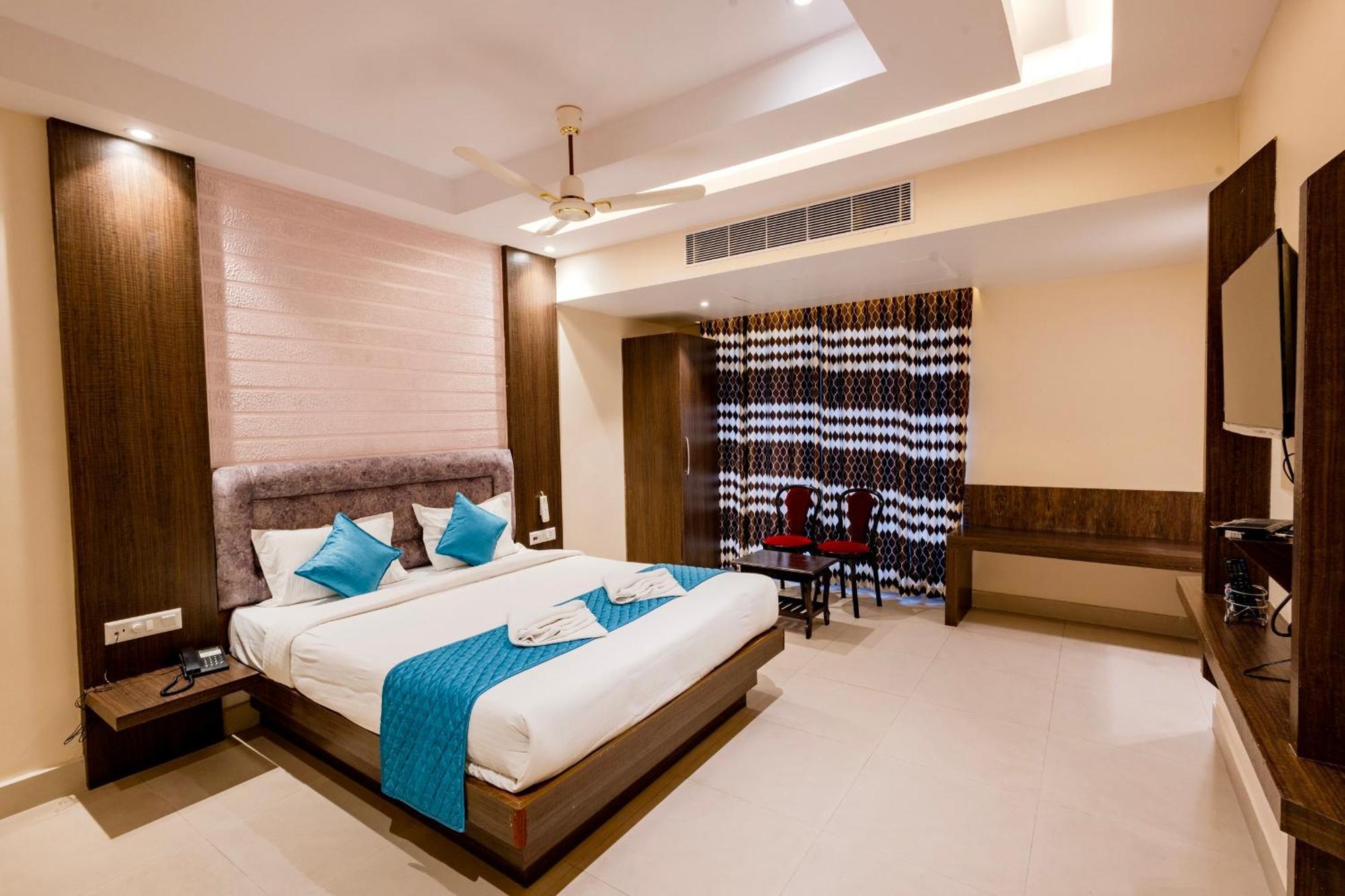 Hotel Serene Palace Port Blair Exteriör bild