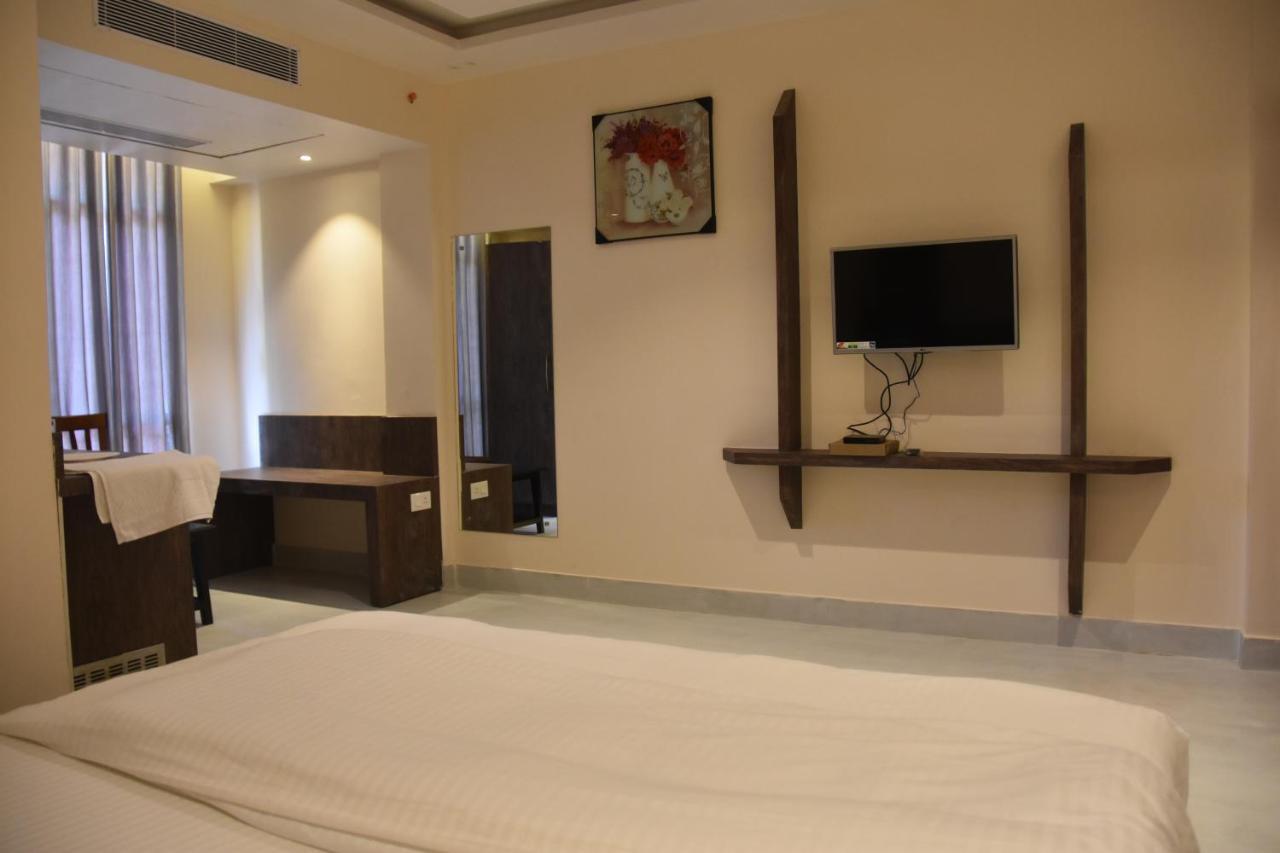 Hotel Serene Palace Port Blair Exteriör bild